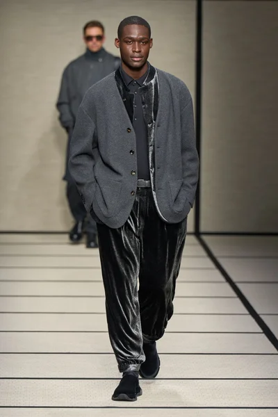 Look 30